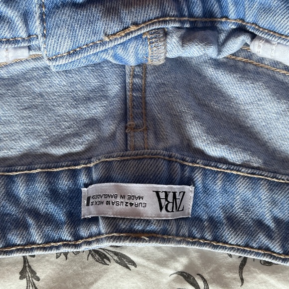 Light blue mom jean shorts (size 10) - Picture 4 of 4